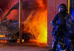 Hollanda’daki barikatların ardı