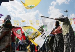 ‘Olmayan demokrasiye darbe yapılmaz’