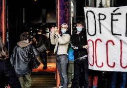 30'dan fazla tiyatro işgal edildi