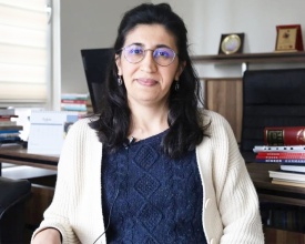 Jin bi vîna xurt 8’ê Adarê pêşwazî dikin