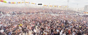 Kurdî Newroza Dîyarbekirî de reyna bîyê laser û horês