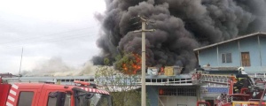 Ateşin çocukları 2 fabrikayı yaktı