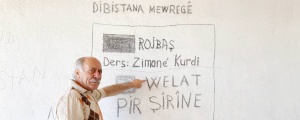 Alınak evini Kürtçe okula dönüştürdü