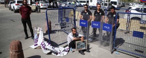 Polis, Şenyaşar'a saldırdı