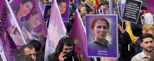Kurdî Parîs de şehîdan yad kenê