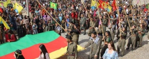 Li Mexmûr agirê Newrozê hil bû