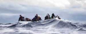 Göçmen teknesi battı: 78 kişi öldü