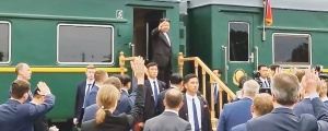 Kim Jong-Un zırhlısıyla döndü