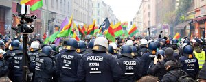 Dadgeha Berlînê ceza li polêsê dijminê Kurdan birrî