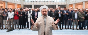 Diyanet bütçesiyle yetinmiyor