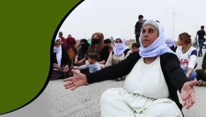 Yola oturan Êzîdî kadın