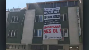 Açlık grevi pankartına gözaltı