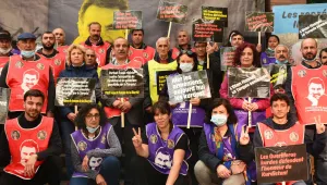 Birbirimizi ayakta tutmak zorundayız