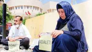 Adalet, Nietzsche, Emine ana