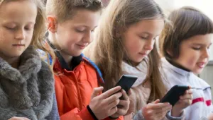 Çocuklarda telefon bağımlılığı arttı
