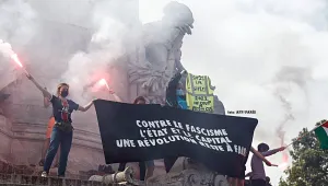 Paris’te özgürlük yürüyüşü