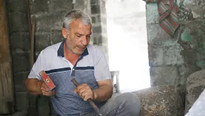30 yıldır taşa şekil veriyor