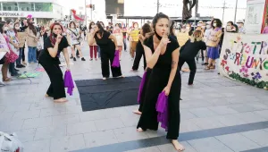 Korkmuyoruz, geliyoruz
