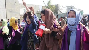 Taliban kadın avında