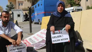 Şenyaşar: Ellerim yakalarında