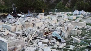 Binlerce mezar yıkıldı