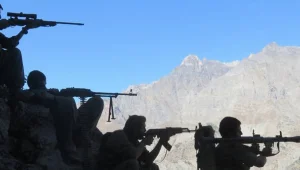 Şêlazê'de 13 asker eksildi
