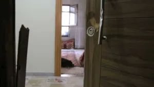 Çocukları tekme tokat dövdüler