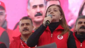Sadece ekmek değil, demokrasi de 