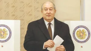 Sarkisyan istifa etti