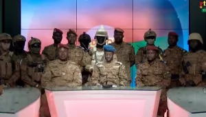 Kabore istifa ettirildi