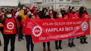 Farplas işçileri fabrika önünde