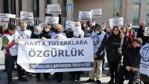Aileler adliye önünde