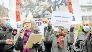 Yerkel istenmiyorsun!