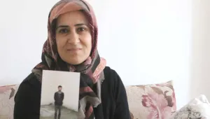 Tutsaklara Türk marşı dayatması
