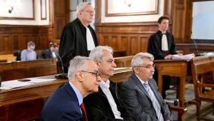 Mahkeme siyasi baskı altında