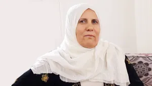 Kilamlara sığınan Barış Annesi