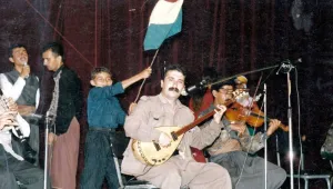 Şarkılarını bırakıp gitti