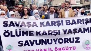 İşgalci ve iş birlikçisi Van'da protesto edildi