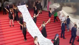 Katledilen 129 kadın kırımızı halıda anıldı