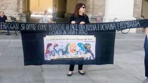 'Kara Kadın' grubu işgali protesto etti