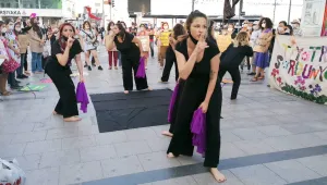Tiyatro Sardunya kadın hikayelerinin izinde 