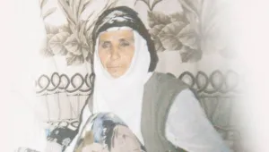 Üç tutsak oğluna hasretti