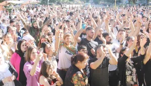 Devrimi birlikte koruyacağız