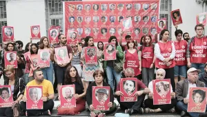 Son parasıyla Kobanêli çocuklara oyuncak aldı