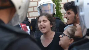 Cenazede devlet terörü