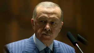 “Bir ihtimal daha var o da devrim mi dersin?” 