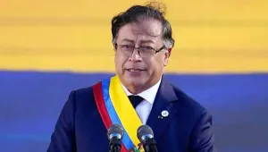 Kolombiya’da Petro farkı 