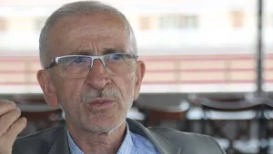 İngilizce hutbe serbest, Kürtçe ise 'teröristlik'