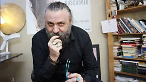 İranlı sanatçı koronaya yenik düştü