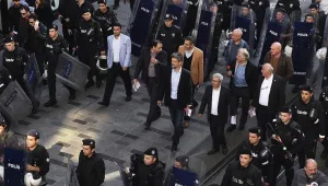 Bu iktidarı demokratikleşme projesi götürür